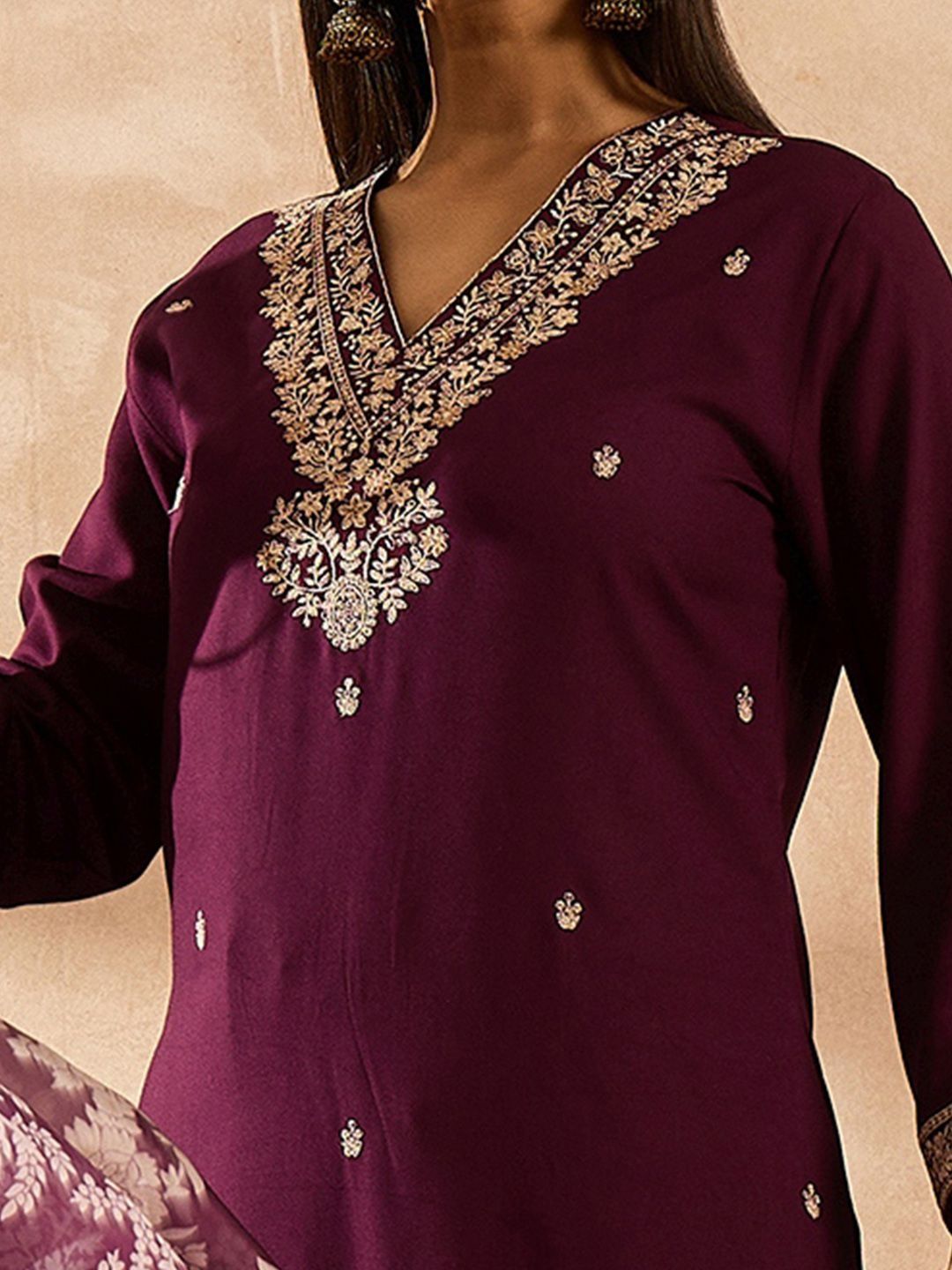 Floral Embroidered Straight Zari Work Kurta With Trousers & Dupatta