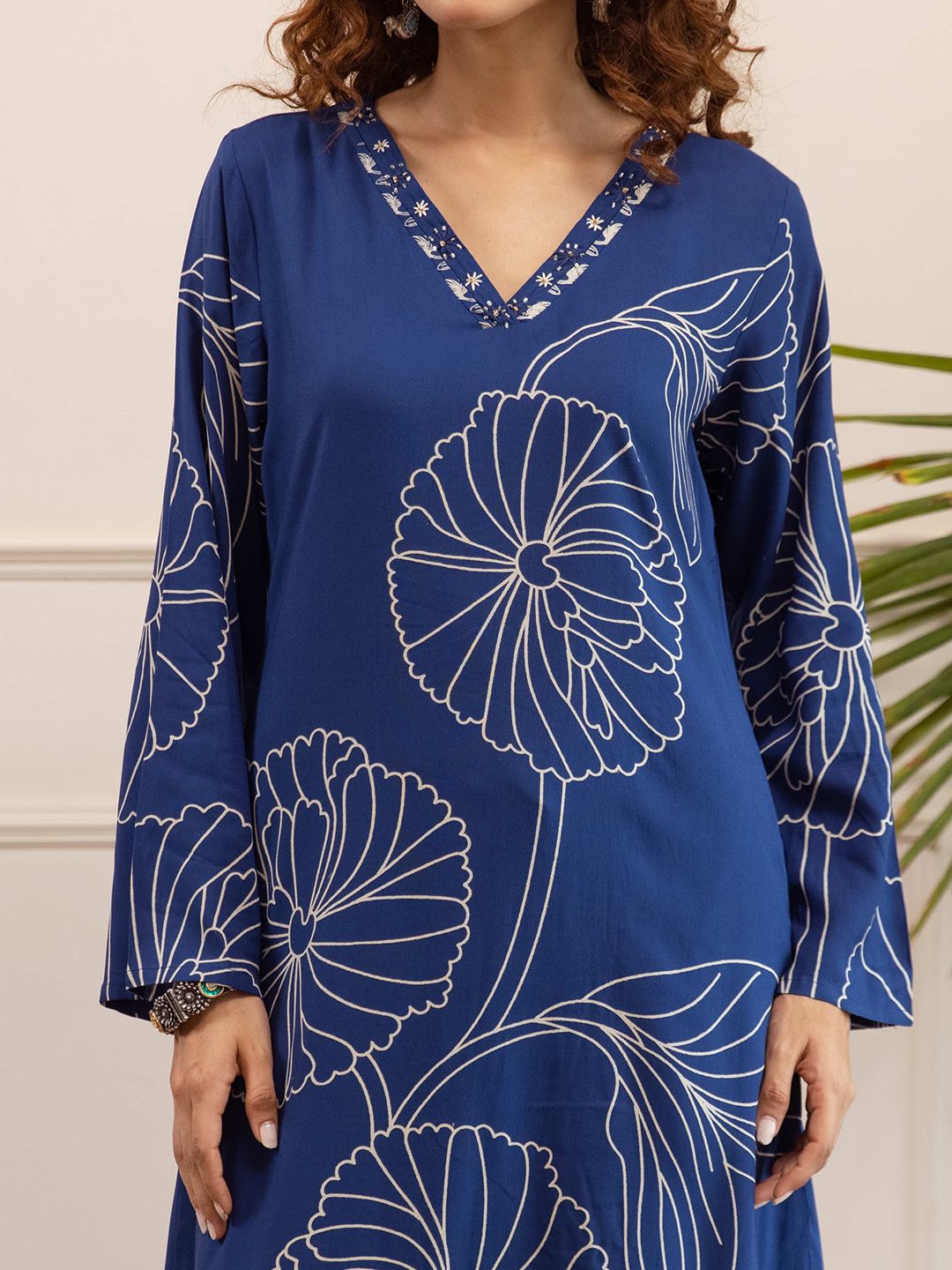 Dhiyona SN Women's Floral Printed V-Neck Straight Kurta & Palazzo
