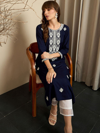 Dhiyona IE Floral Embroidered Straight Kurta