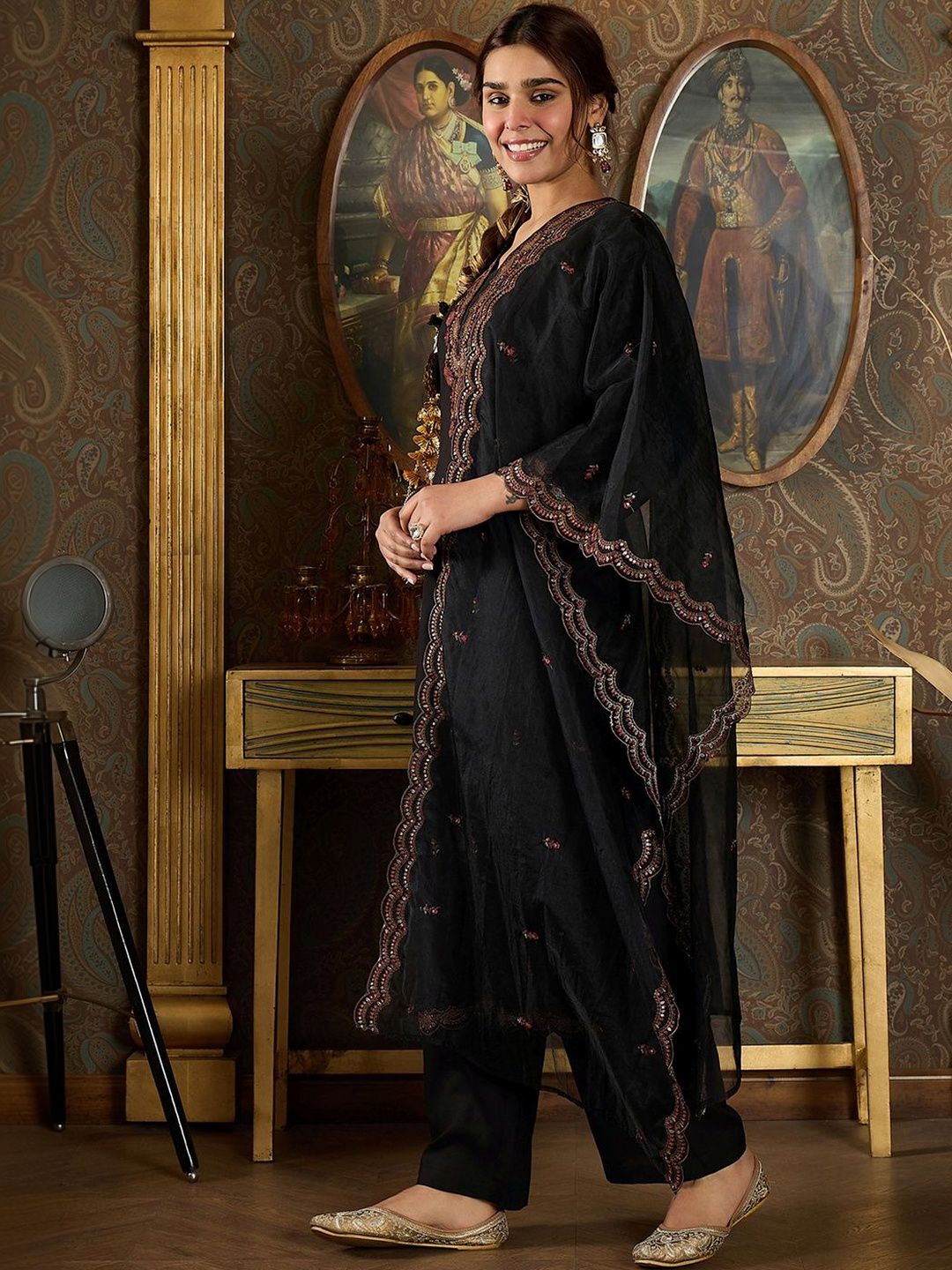Women Ethnic Motifs Embroidered Regular Thread Work Kurta with Trousers & With Dupatta