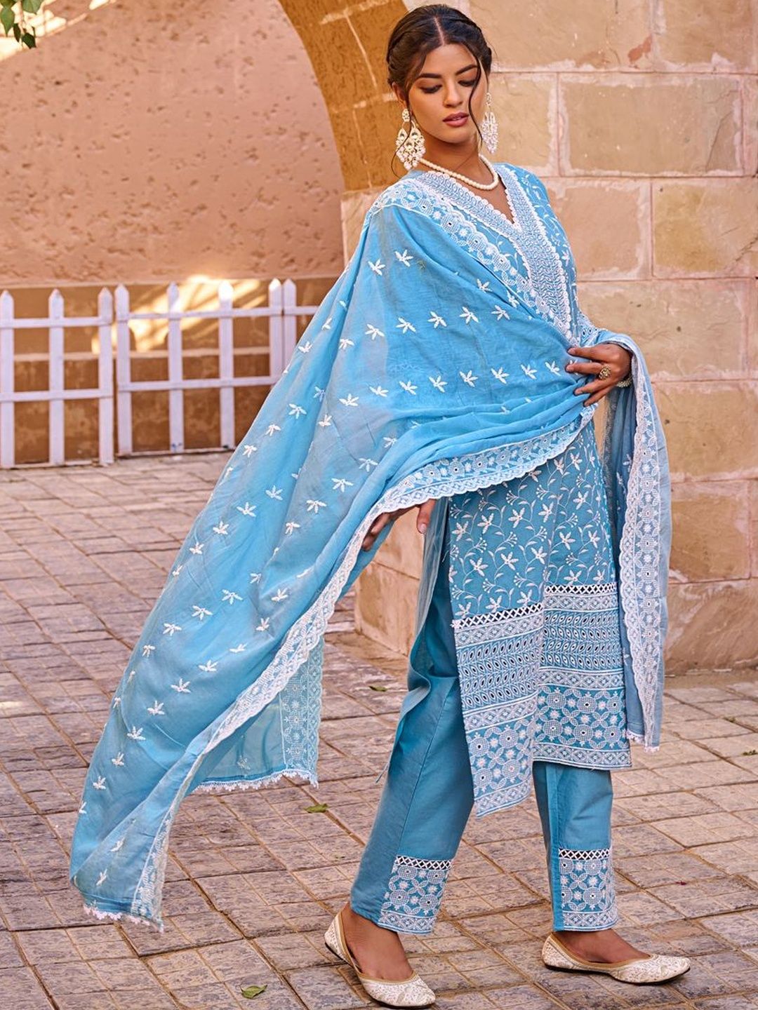 Women Ethnic Motifs Embroidered Regular Thread Work Pure Cotton Kurta with Trousers & With Dupatta