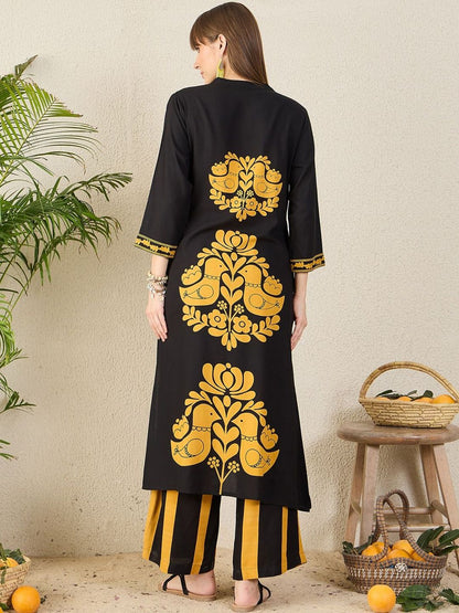 Women Ethnic Motifs Printed A-Line Kurta with Palazzos