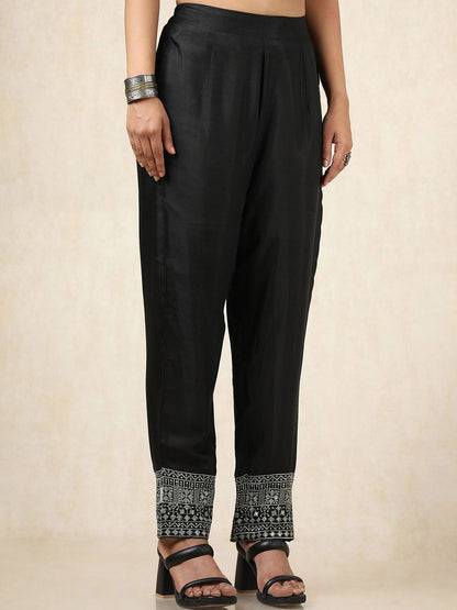 Dhiyona SO Women's Floral Embroidered Thread Work Pure Cotton A-Line Kurta With Trousers And Dupatta