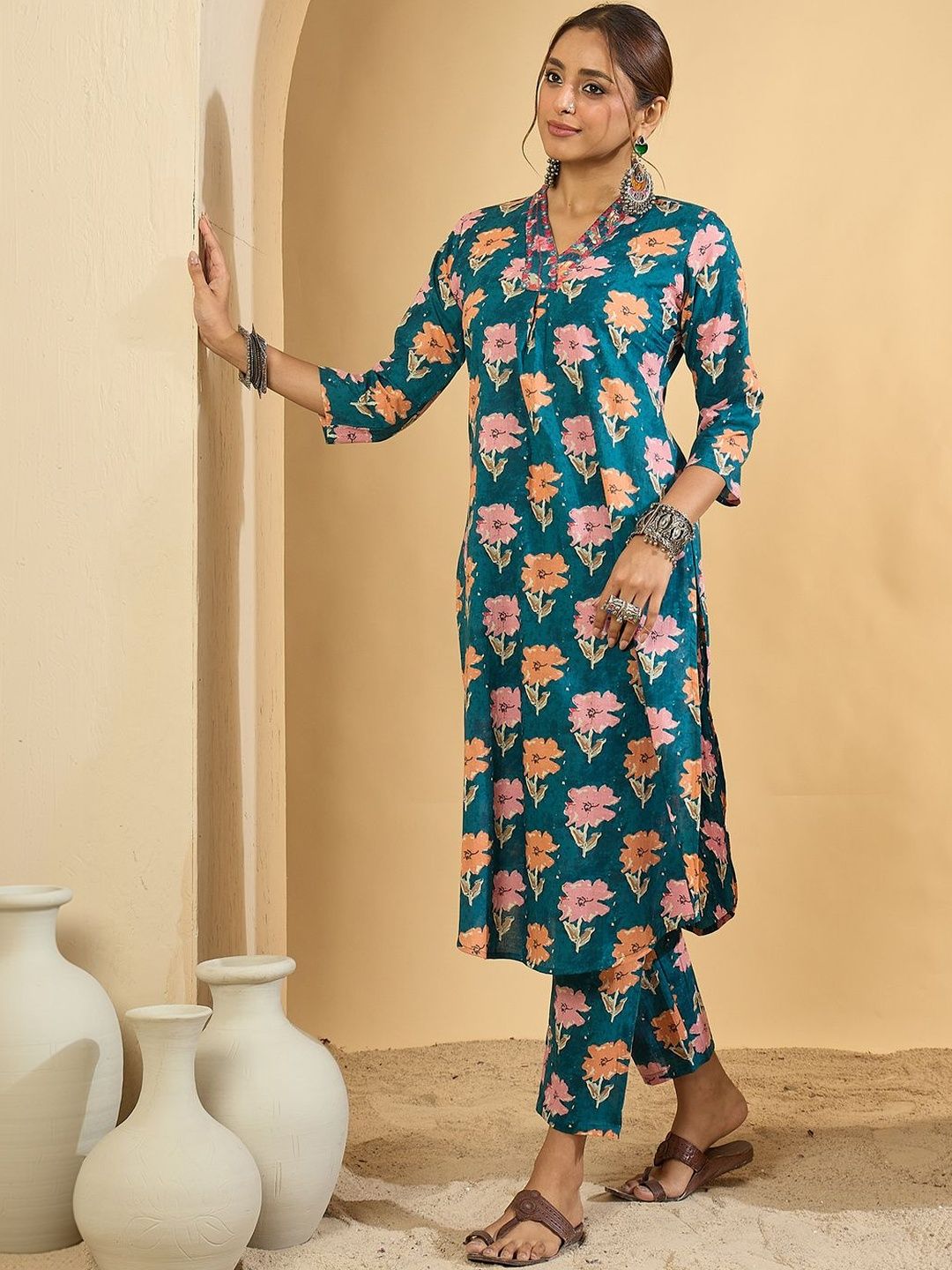 Women Floral Printed Regular Thread Work Pure Cotton Kurta with Trousers