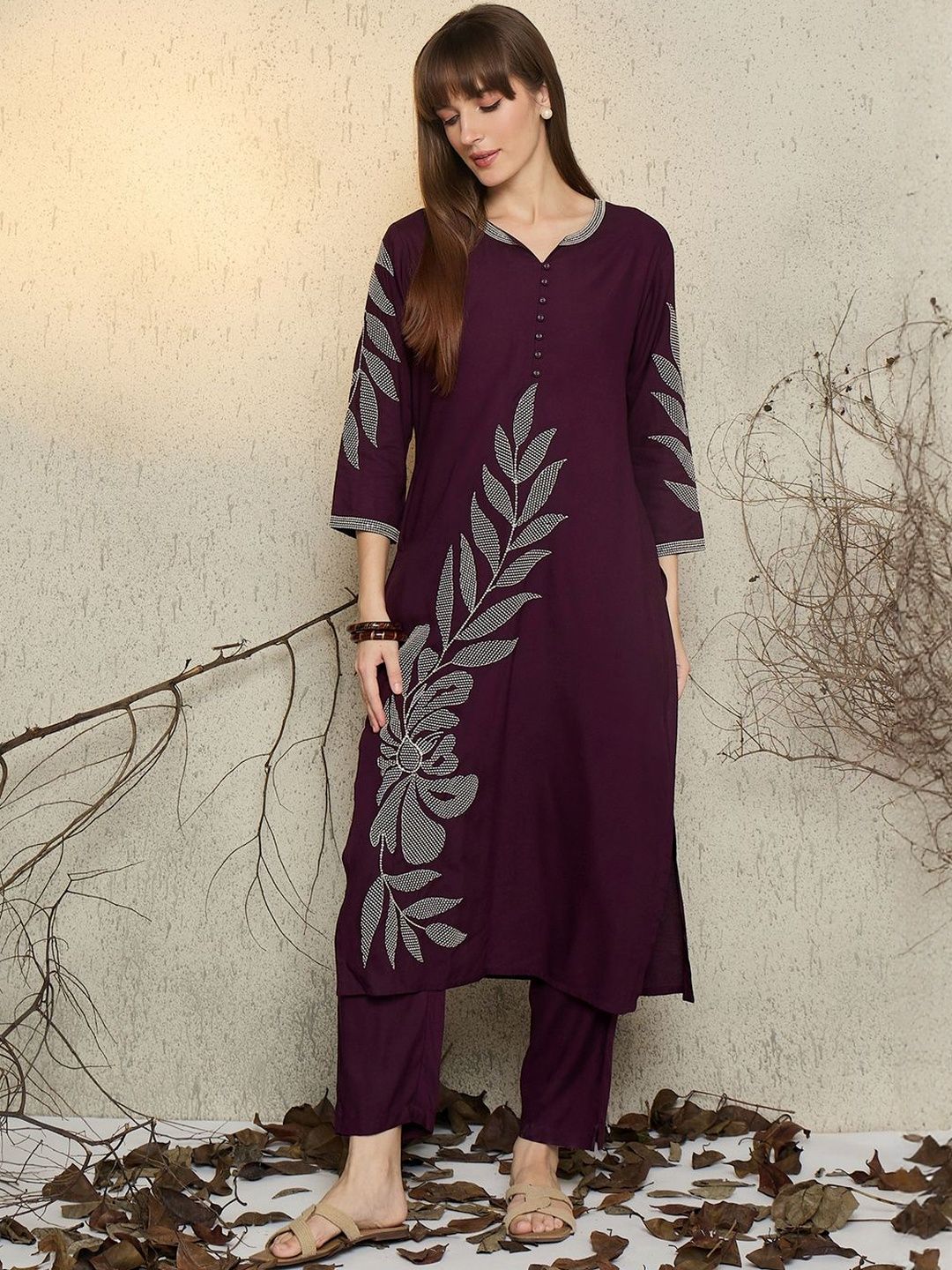 Women Floral Printed Kurta with Trousers