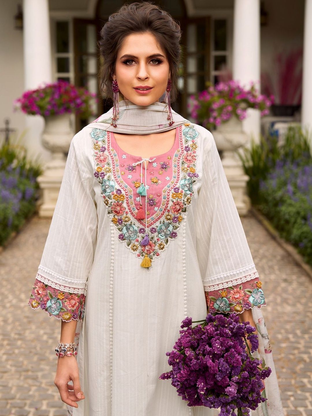 Women Floral Embroidered Regular Thread Work Pure Cotton Kurta with Trousers & With Dupatta