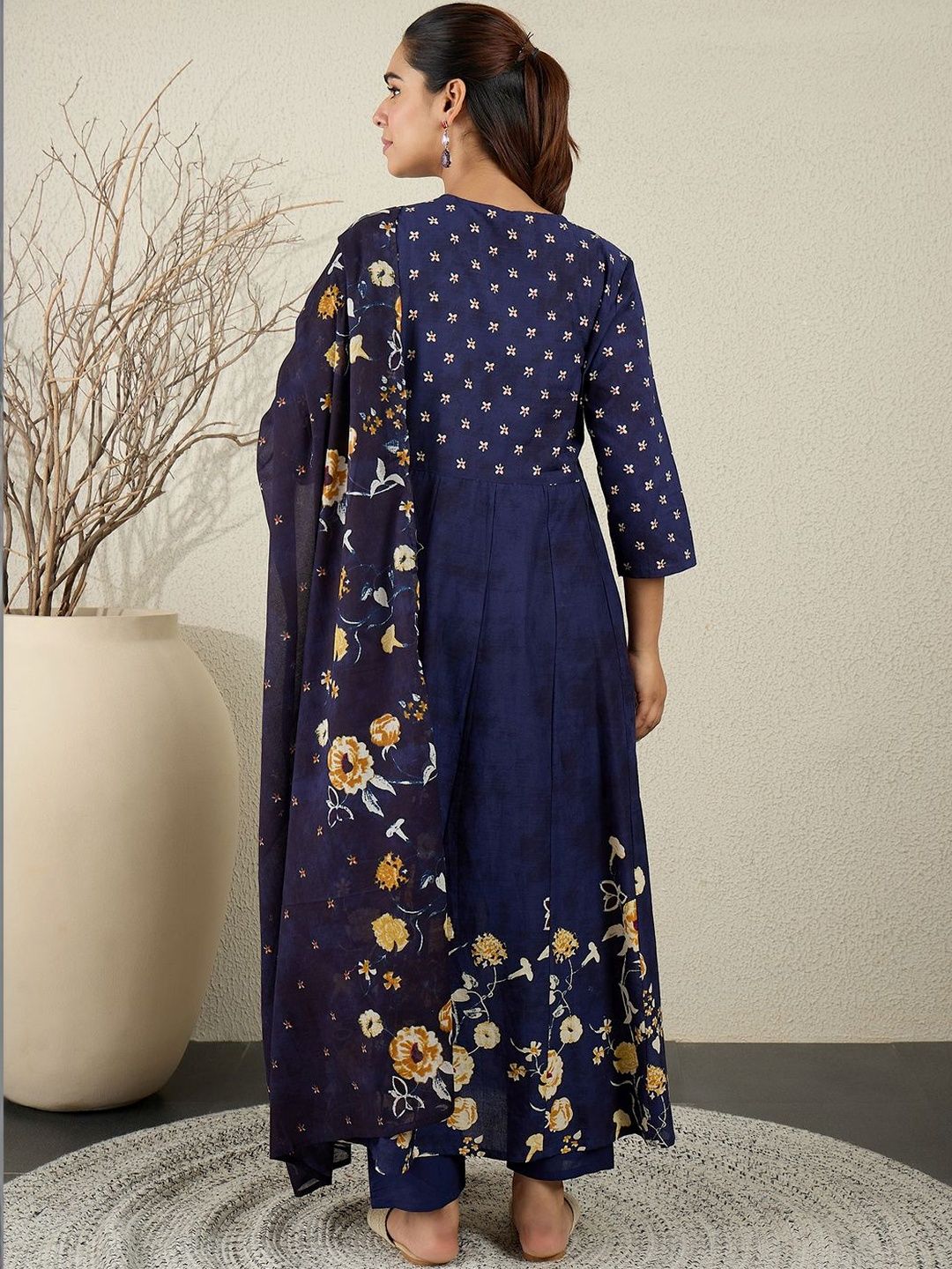 Women Floral Printed Panelled Thread Work Pure Cotton Kurta with Trousers & With Dupatta
