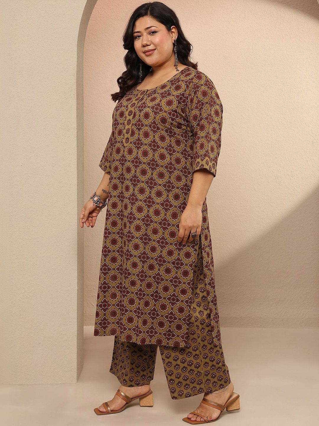 Dhiyona Women's Plus Size Ethnic Motifs Printed Kurta with Trousers & With Dupatta