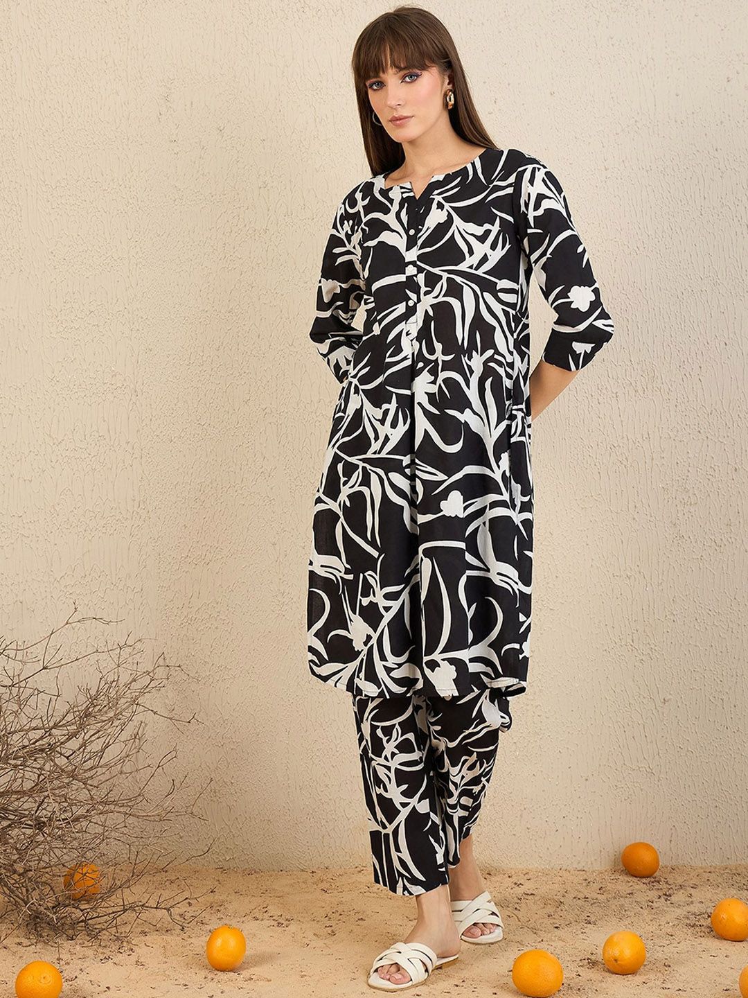 Dhiyona IE Women Floral Printed Regular Pure Cotton Kurta with Trousers
