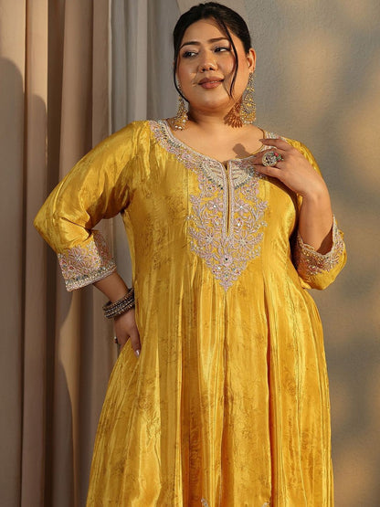 Dhiyona Women's Plus Size Floral Embroidered Kurta with Trousers & Dupatta
