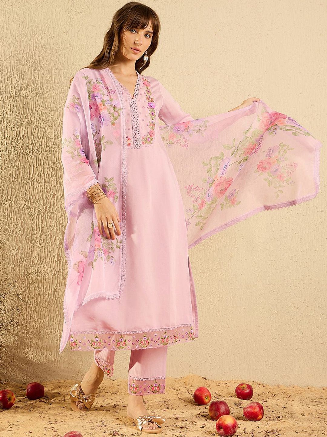 Women Floral Embroidered Regular Thread Work Kurta with Trousers & With Dupatta