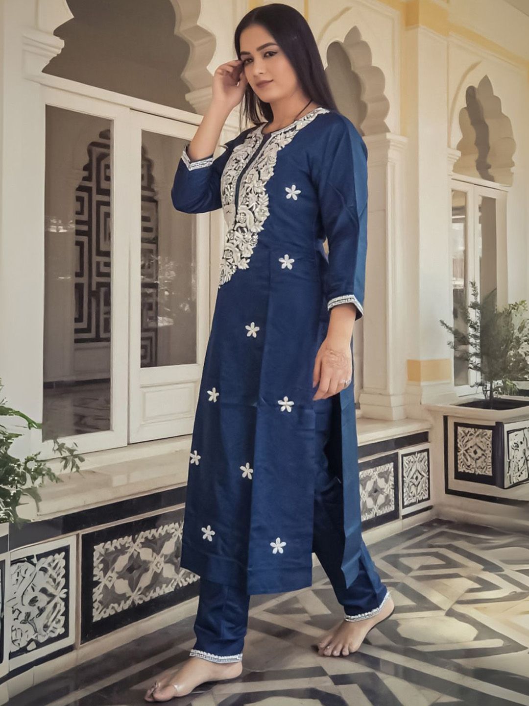 Floral Embroidered Thread Work Straight Kurta With Trousers
