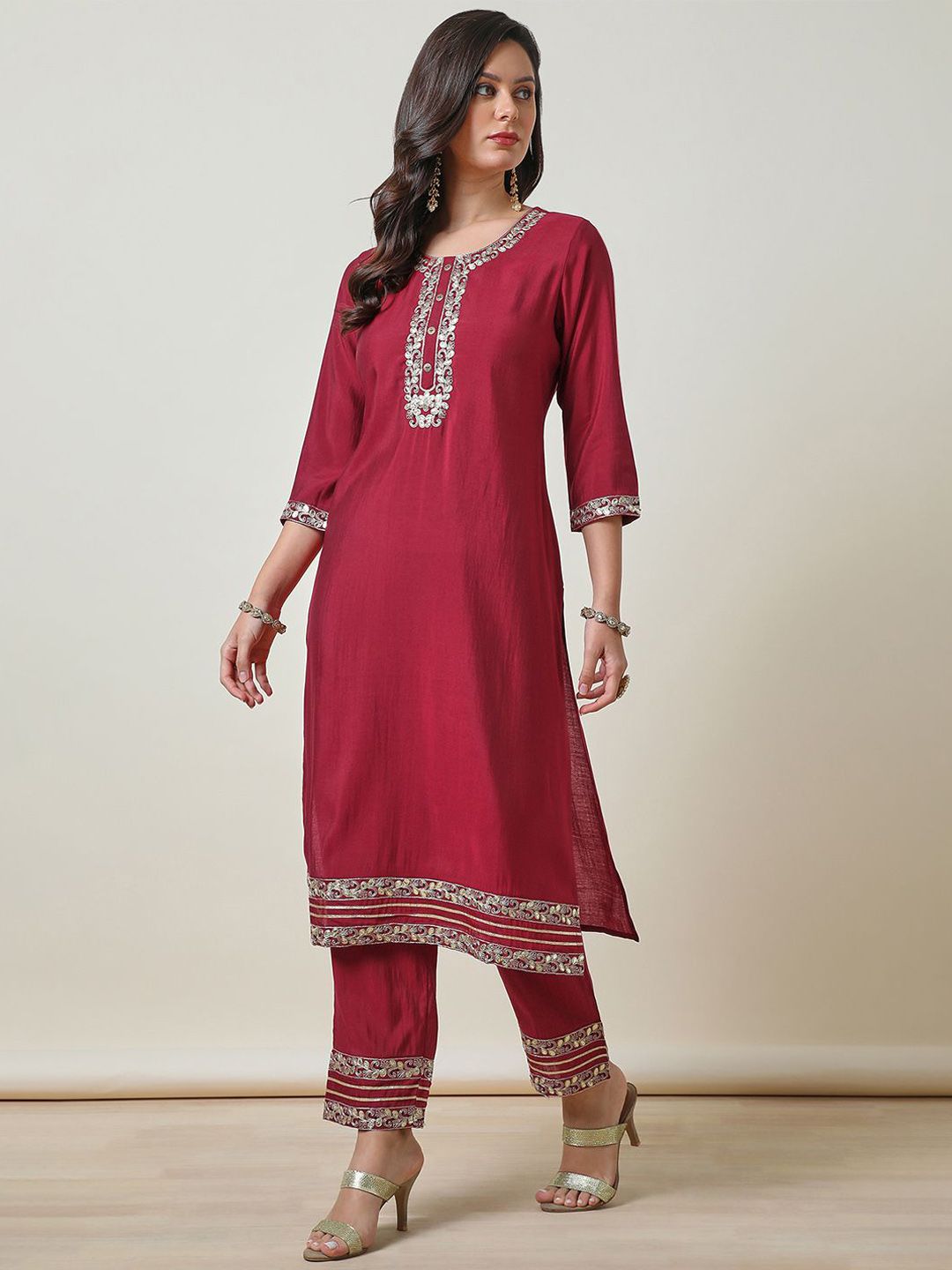 Dhiyona SO Women's Floral Embroidered Gotta Patti Straight Kurta With Trouser