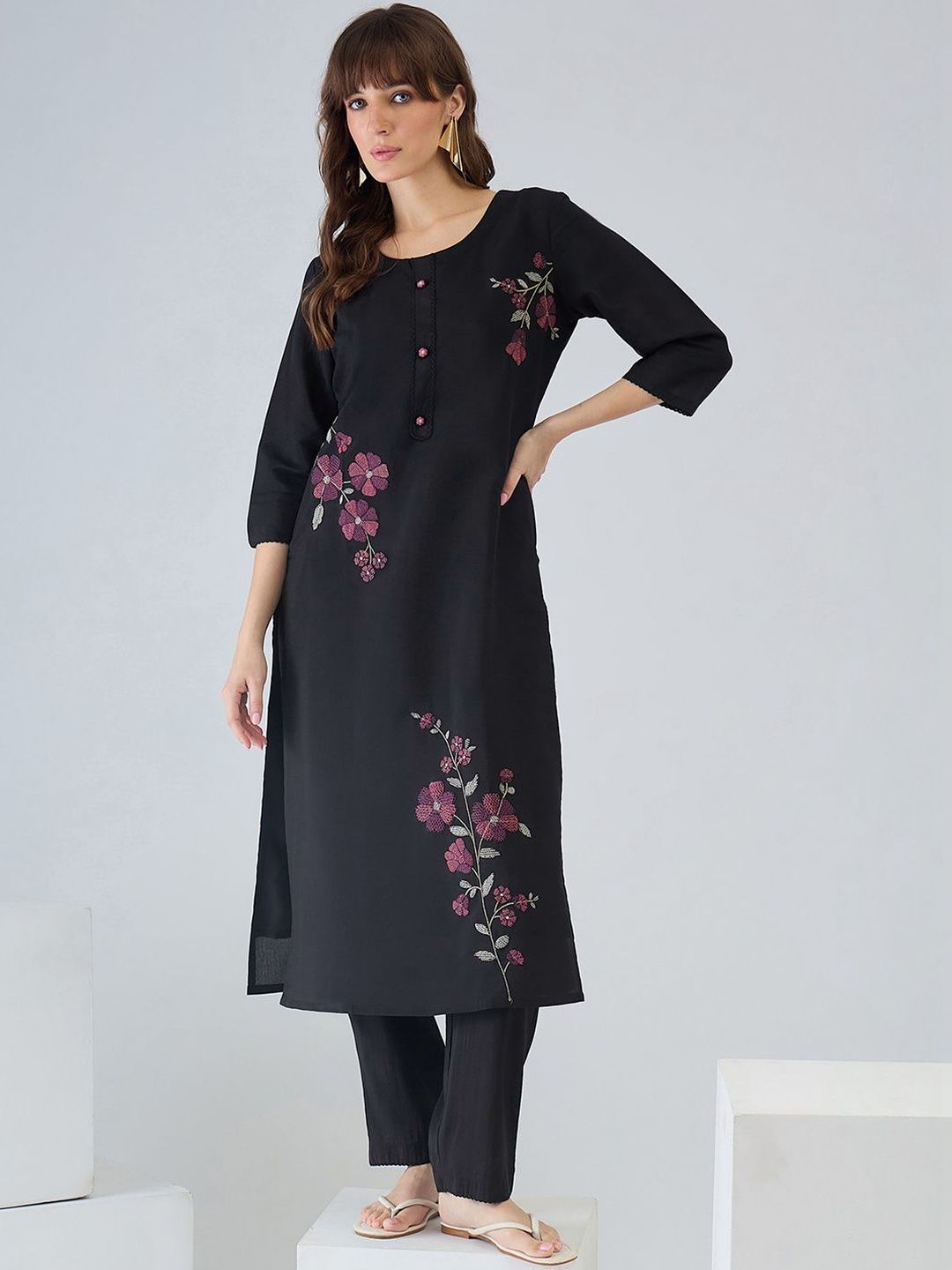 Women Floral Embroidered Regular Thread Work Kurta with Trousers