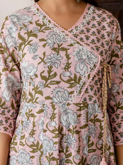 Dhiyona IE Women Floral Printed Regular Beads and Stones Pure Cotton Kurta with Trousers & With Dupatta