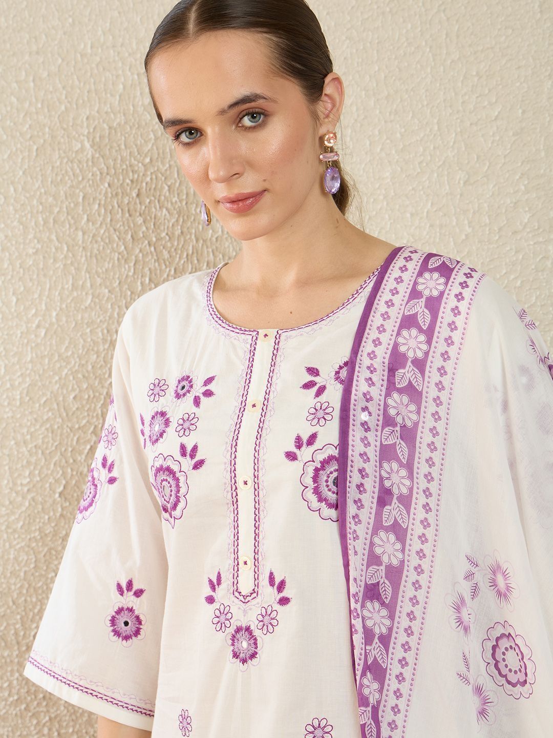 Women Floral Embroidered Regular Thread Work Pure Cotton Kurta with Trousers & With Dupatta