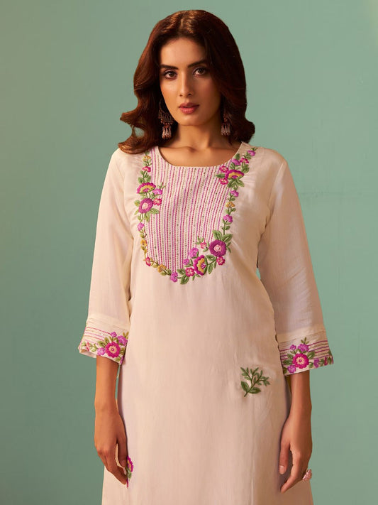 Women Floral Embroidered Regular Thread Work Kurta with Trousers