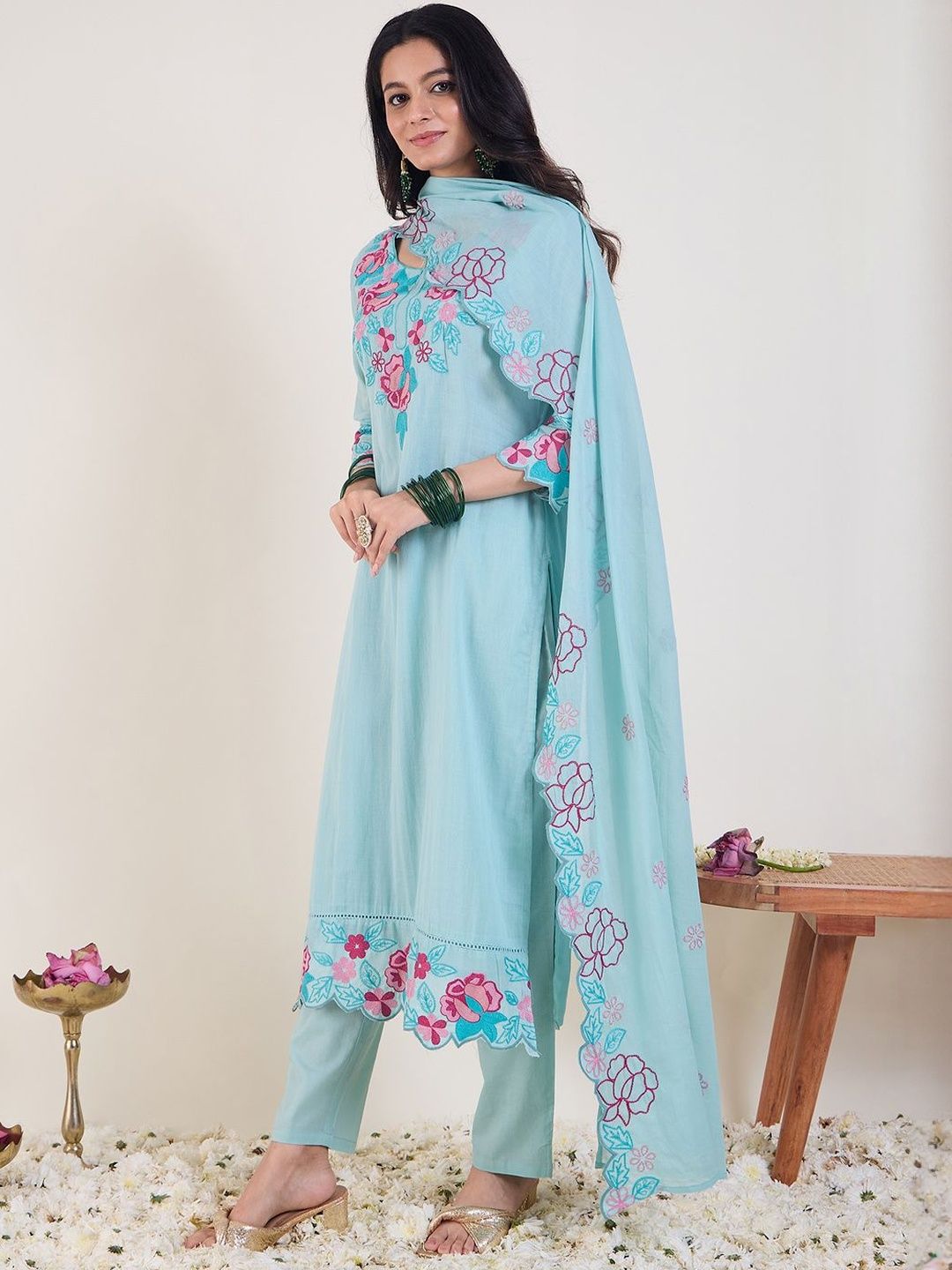 Floral Embroidered Thread Work Pure Cotton Kurta With Trousers & Dupatta