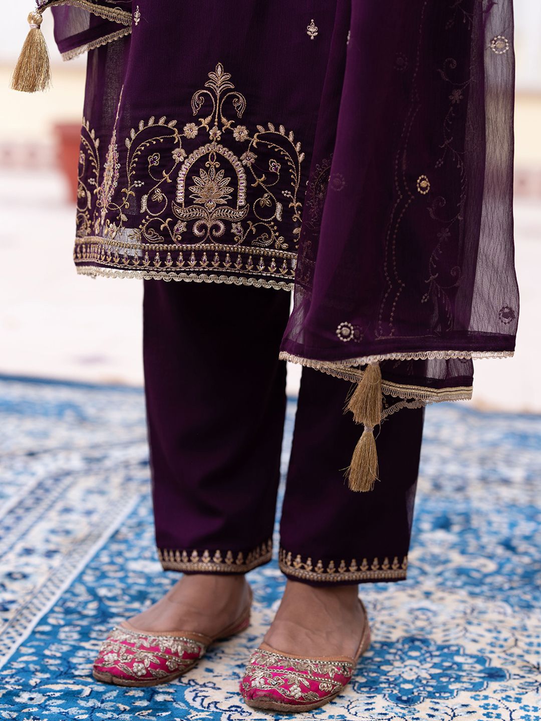 Dhiyona CH Women Ethnic Motifs Embroidered Regular Thread Work Kurta with Trousers & With Dupatta