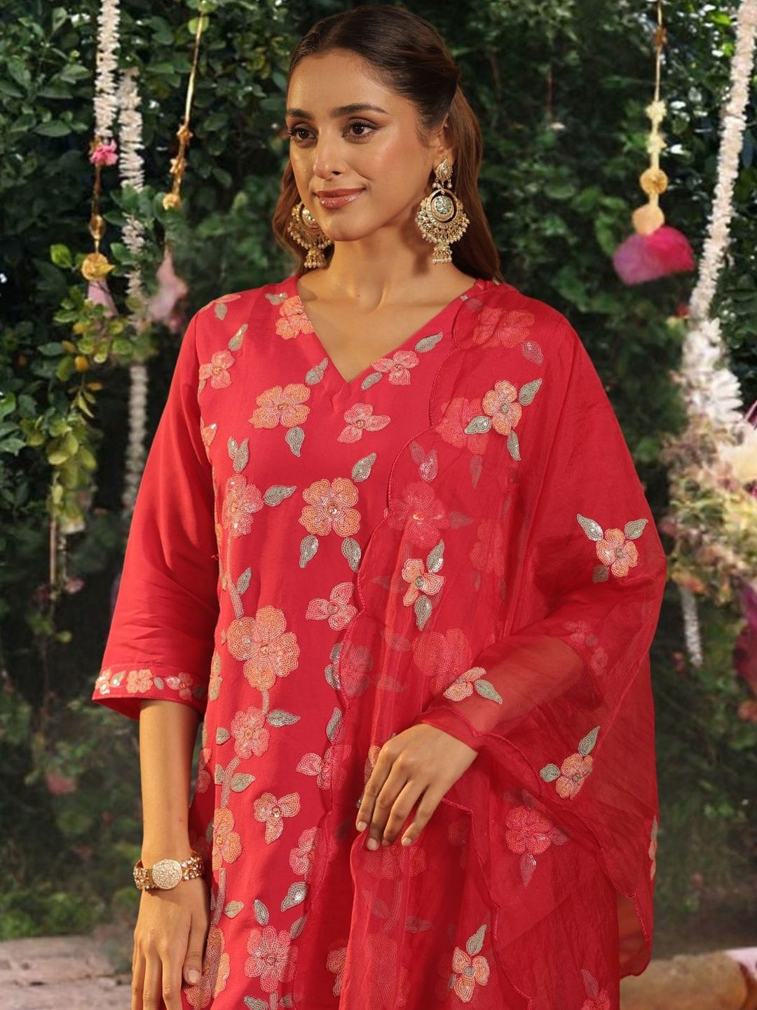 Dhiyona IE Women Floral Embroidered Regular Sequinned Kurta with Trousers & With Dupatta