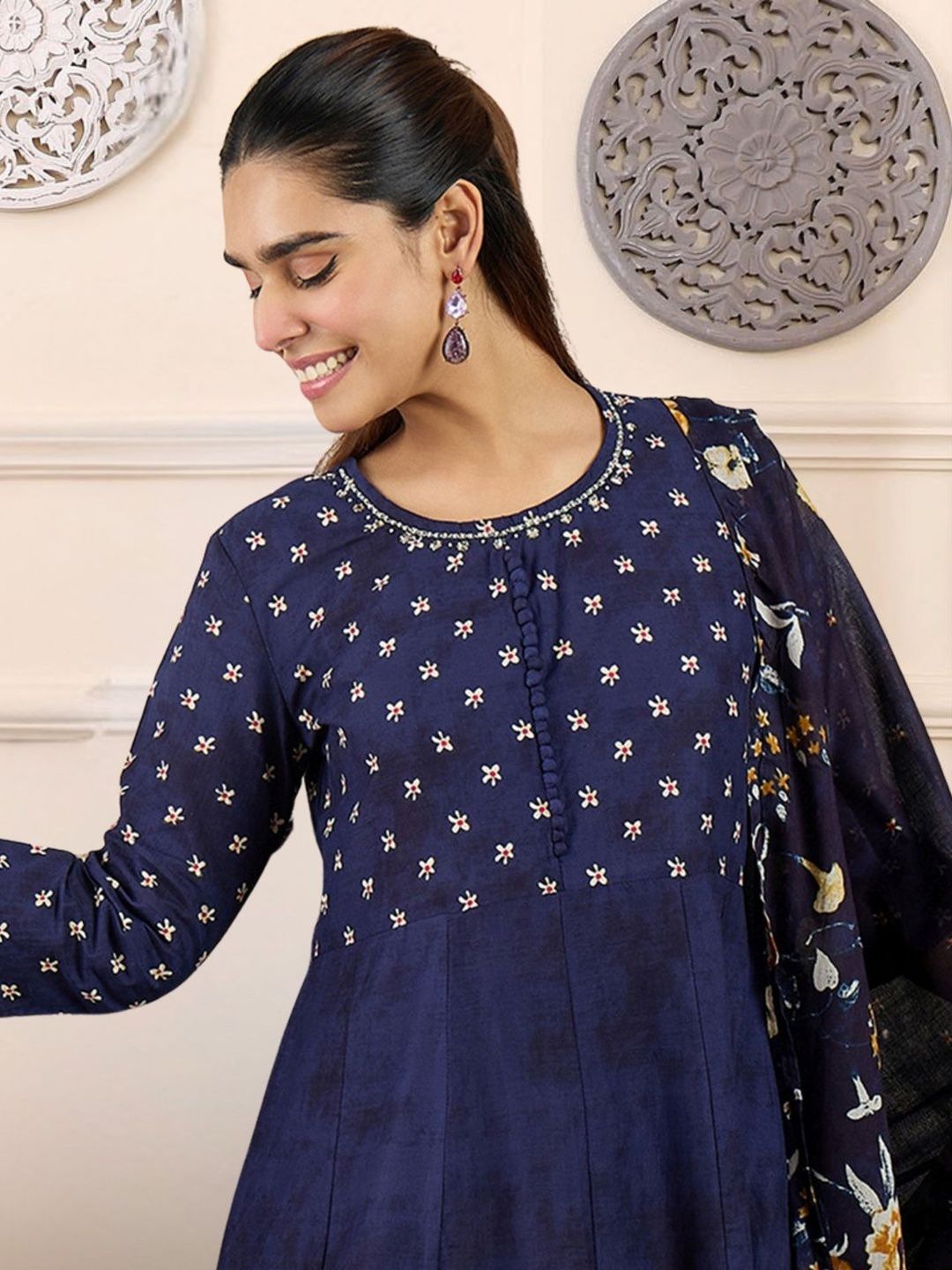 Women Floral Printed Panelled Thread Work Pure Cotton Kurta with Trousers & With Dupatta