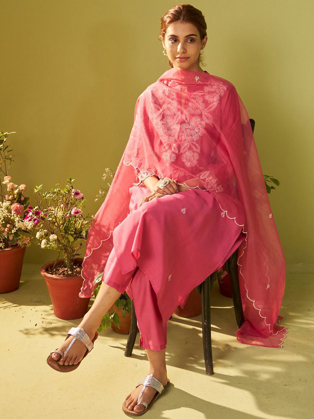 Dhiyona IE Women Floral Embroidered Kurta with Trousers & Dupatta