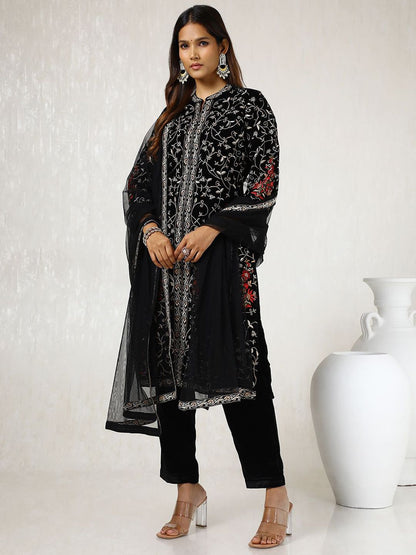 Dhiyona SO Women's Black Floral Embroidered Regular Velvet Straight Kurta With Trouser With Dupatta