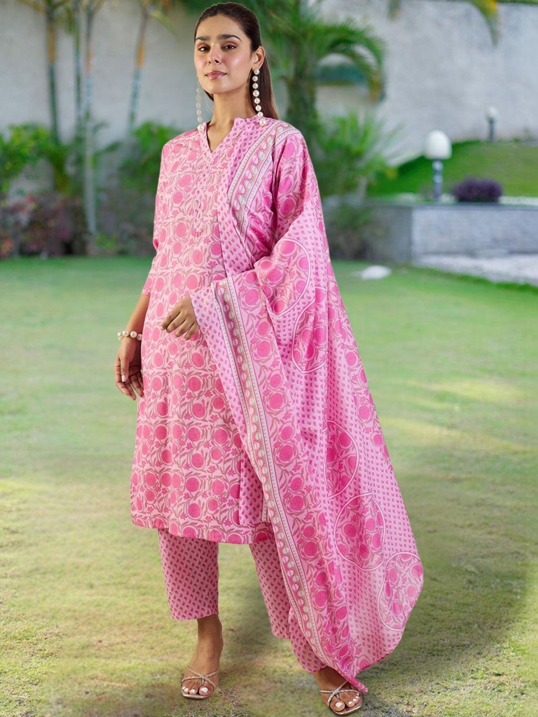 Women Floral Printed Regular Pure Cotton Kurta with Trousers & With Dupatta