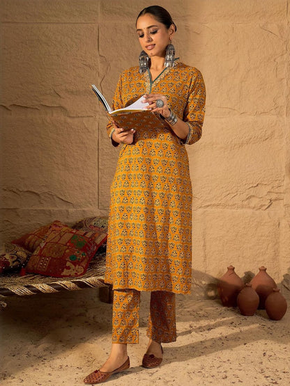 Dhiyona IE Printed Pure Cotton V-Neck Tunic With Trousers