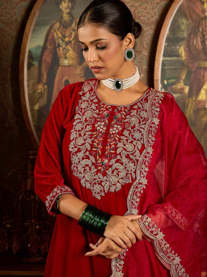Women Ethnic Motifs Embroidered Thread Work Velvet Kurta & Trousers With Dupatta