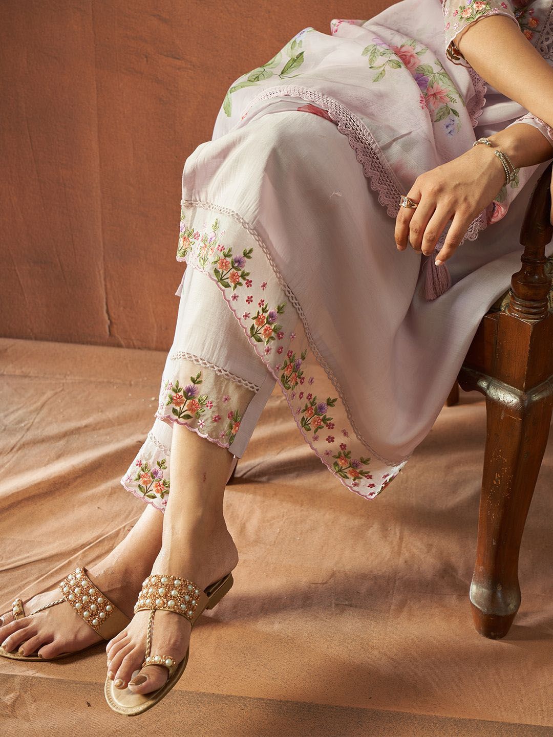 Floral Embroidered Thread Work V-Neck Straight Kurta With Trousers & Dupatta