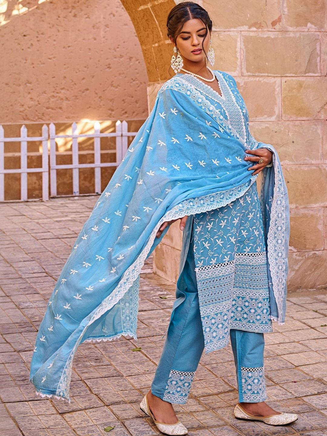 Floral Embroidered Thread Work Pure Cotton Kurta With Trousers & Dupatta