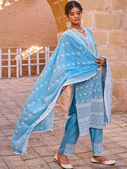 Floral Embroidered Thread Work Pure Cotton Kurta With Trousers & Dupatta