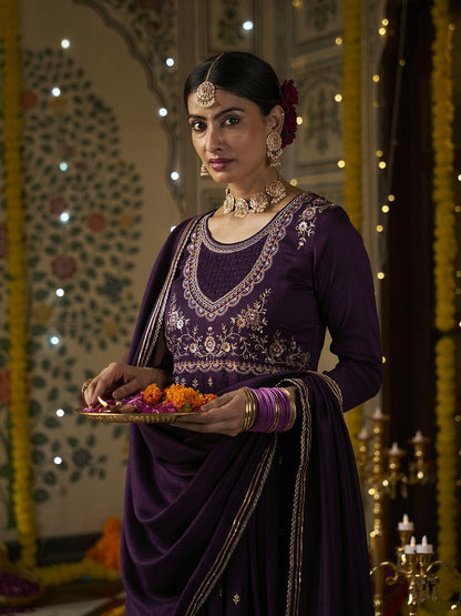 Dhiyona CH Women Floral Embroidered Pleated Sequinned Kurta with Trousers & With Dupatta