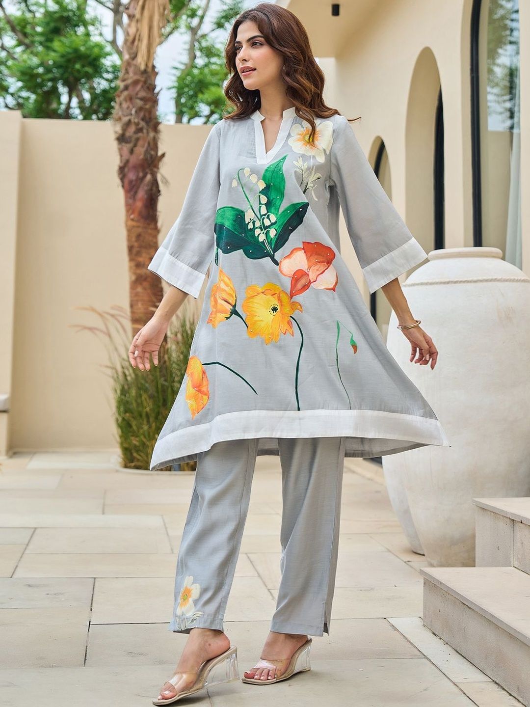 Floral Printed Mandarin Collar A-Line Sequinned Kurta With Trousers