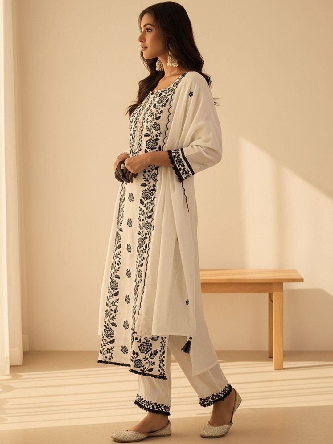 Ethnic Motifs Embroidered Regular Thread Work Kurta With Trousers & Dupatta