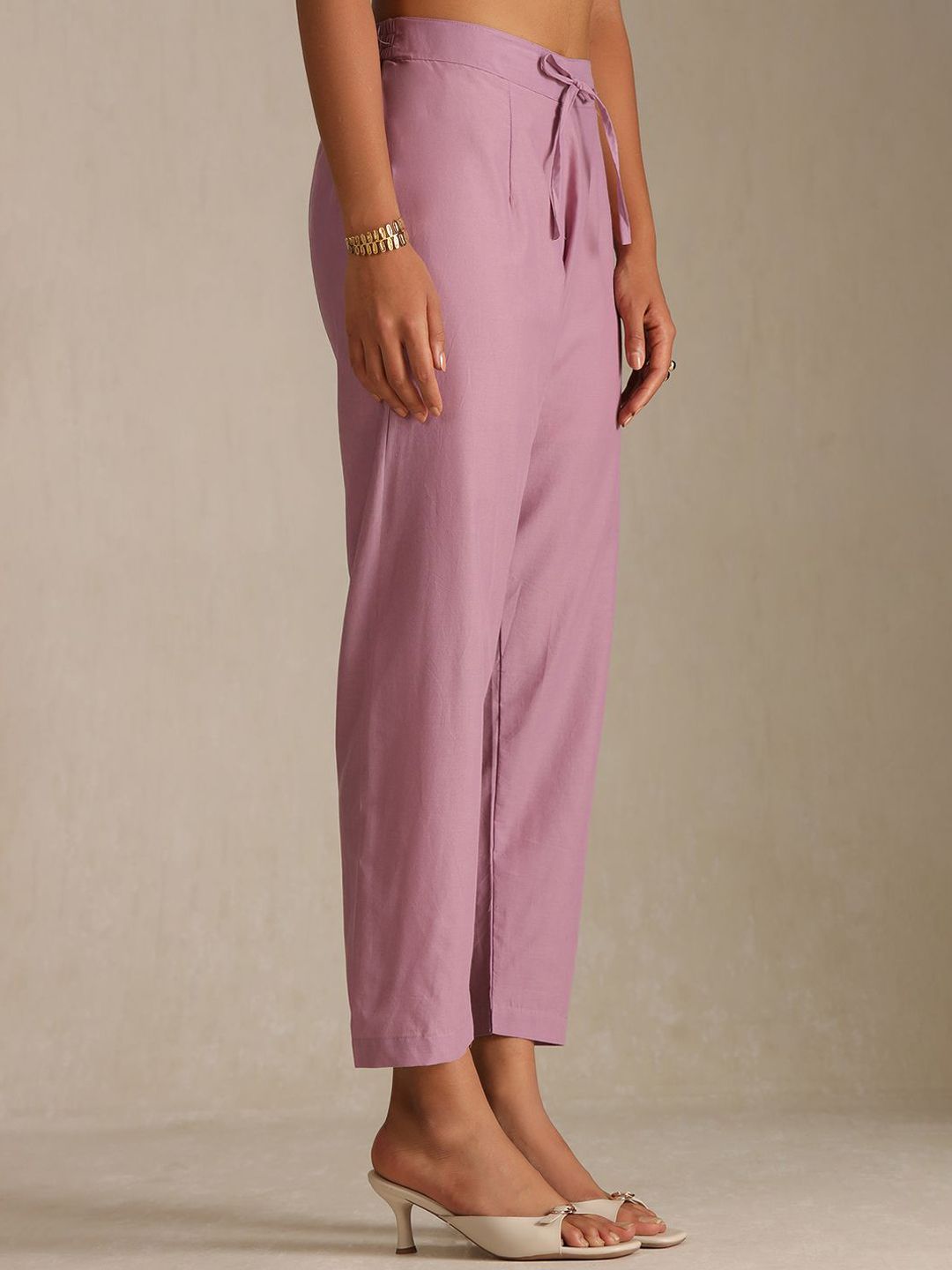Dhiyona SO Women's Women Floral Embroidered Pure Cotton Kurta & Trousers With Floral Dupatta
