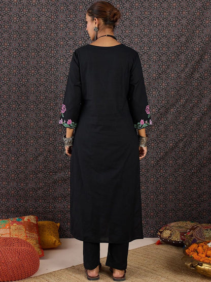 Dhiyona IE Embroidered V-Neck Three-Quarter Sleeves Pure Cotton Tunic And Trousers