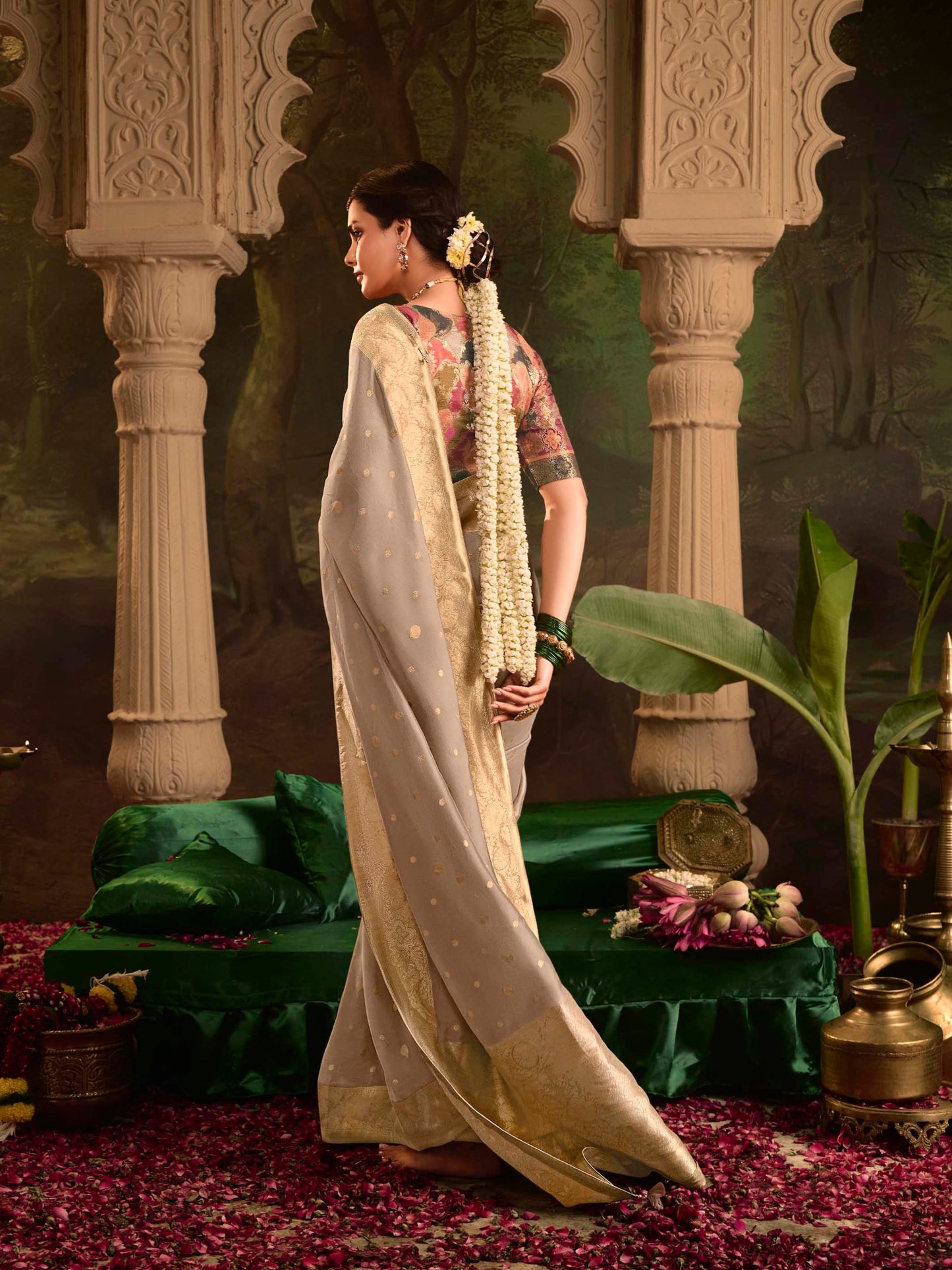 Dhiyona KM Women Elegant Beige Crape Dola Silk Saree