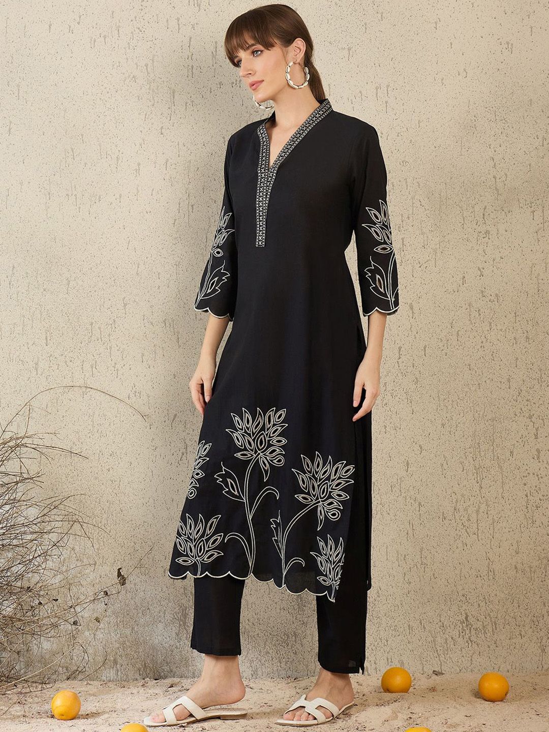 Women Floral Embroidered V-Neck Thread Work Pure Cotton Kurta with Trousers