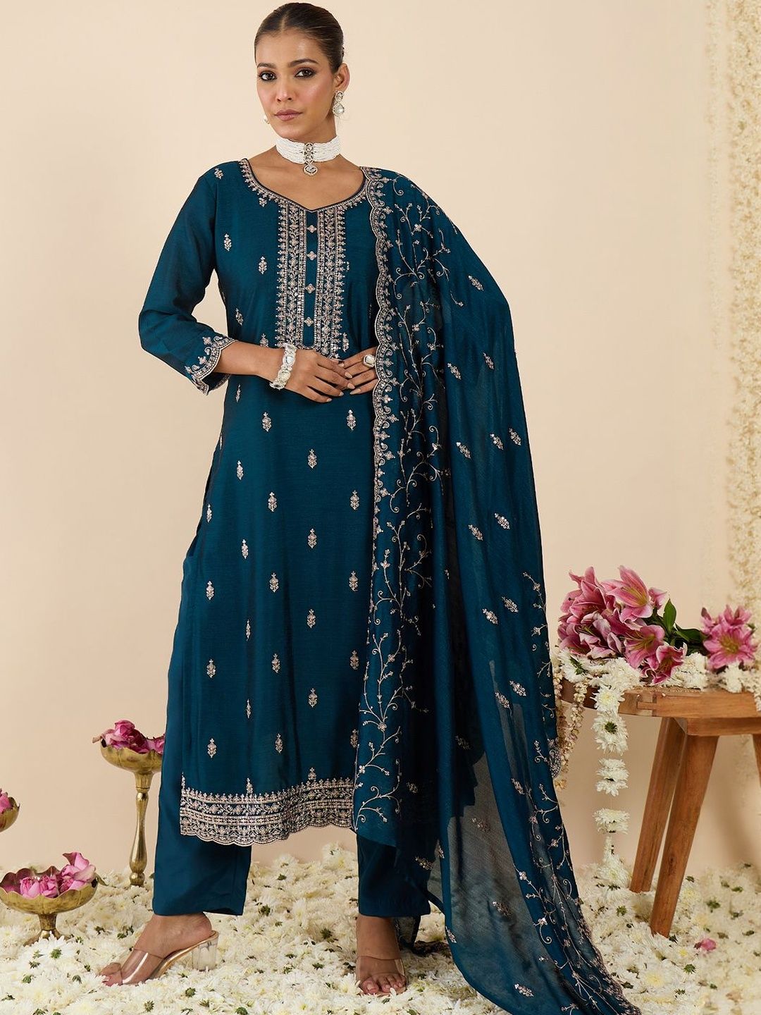 Women Ethnic Motifs Embroidered Regular Thread Work Kurta with Trousers & With Dupatta