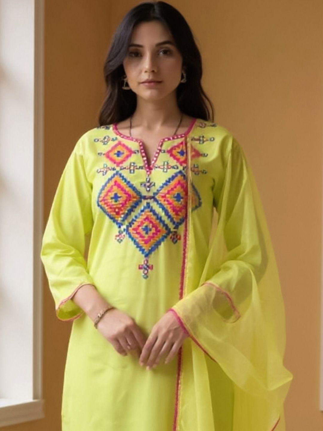 Women Ethnic Motifs Embroidered Kurta with Trousers & Dupatta Kurta Sets