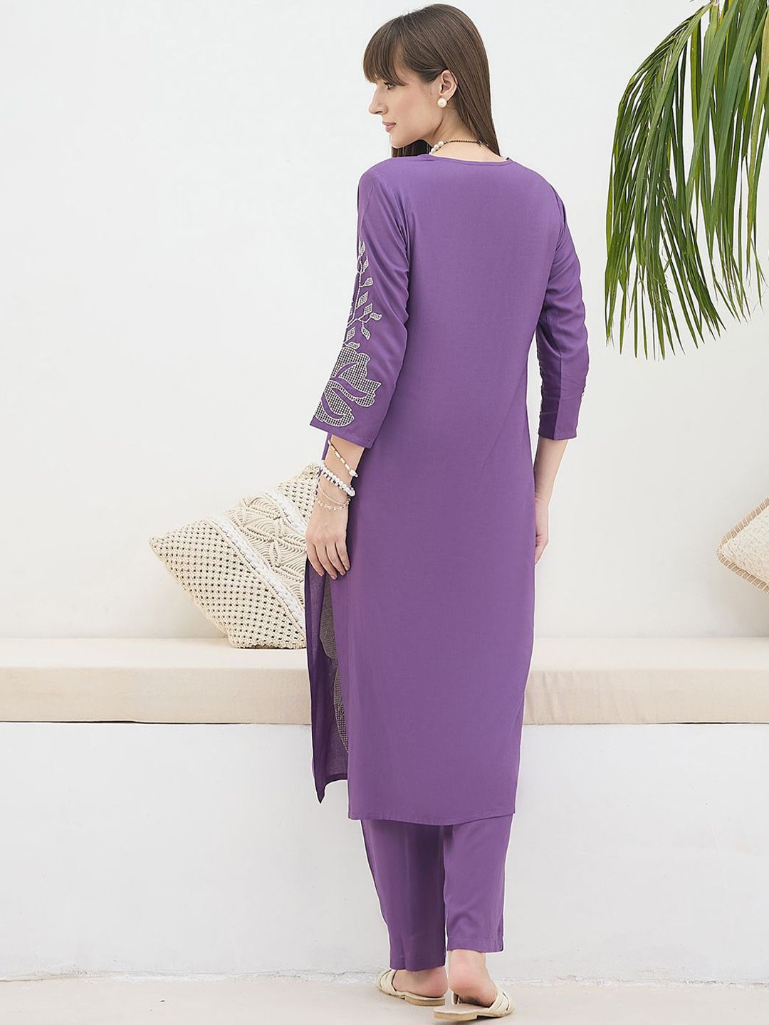 Dhiyona IE Floral Embroidered Round Neck Tunic & Trousers