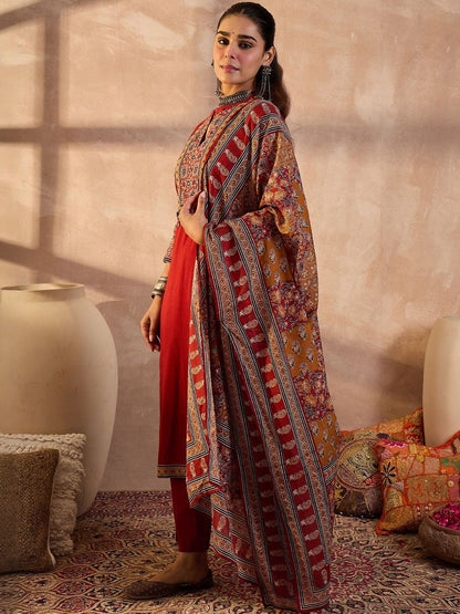 Women Ethnic Motifs Embroidered Cotton Kurta with Trousers