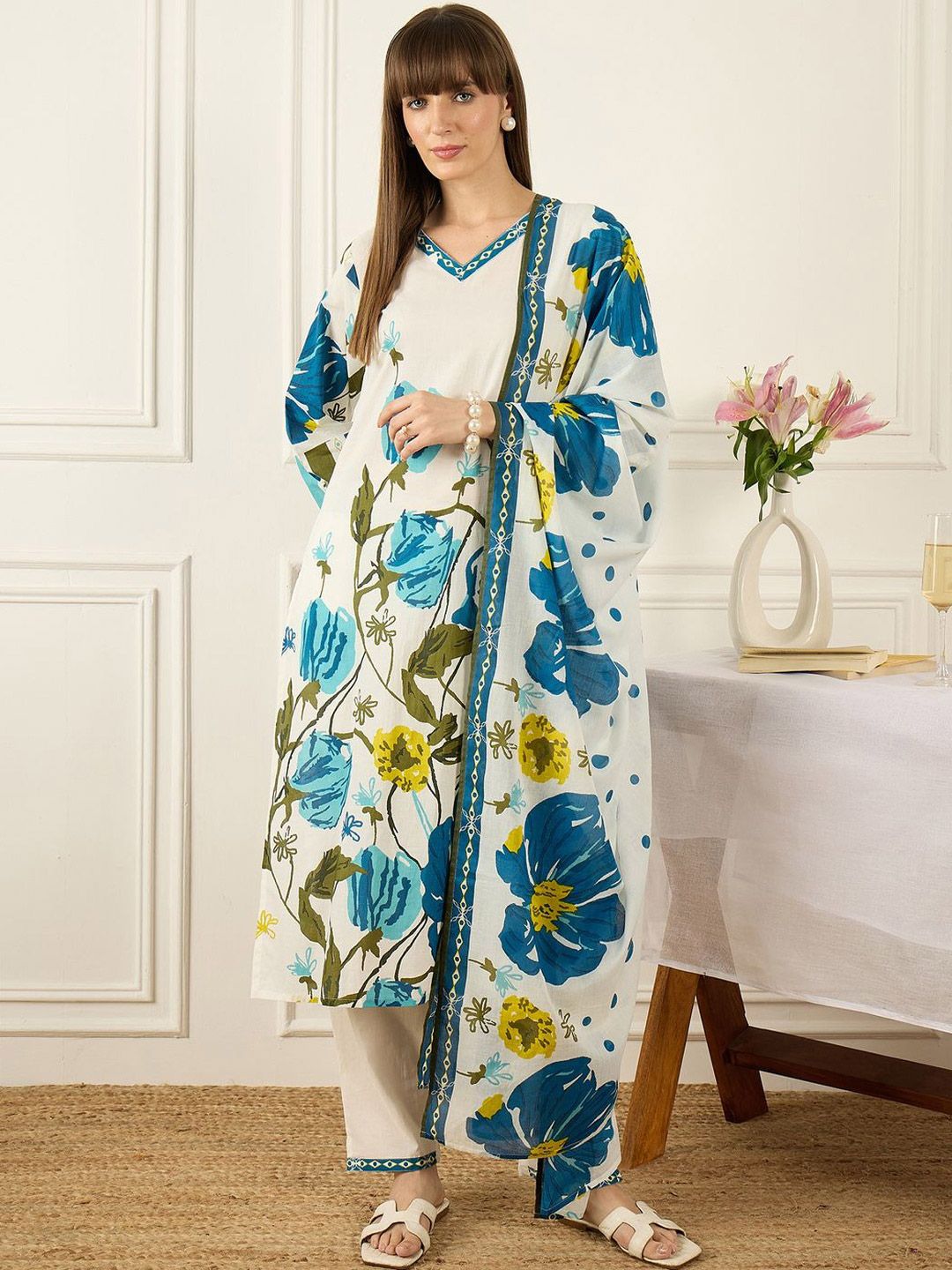 Women Floral Printed Regular Pure Cotton Kurta with Trousers & With Dupatta