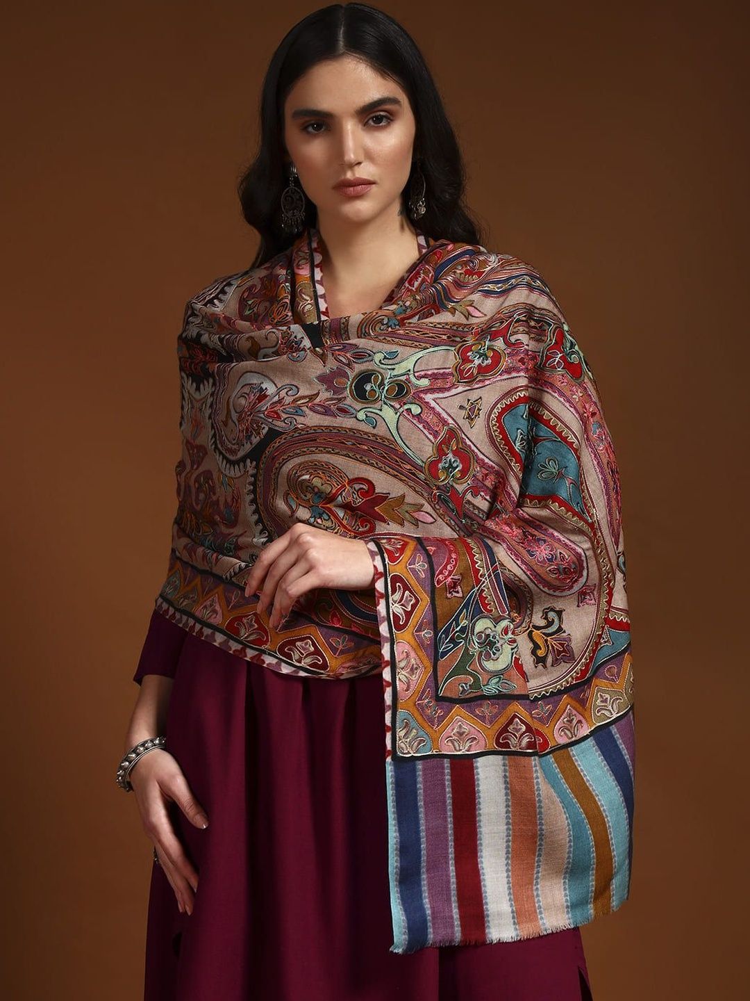 Dhiyona PA Women Floral Embroidered Shawl