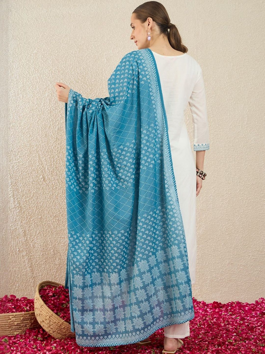 Women Ethnic Motifs Embroidered Regular Thread Work Pure Cotton Kurta with Trousers & With Dupatta