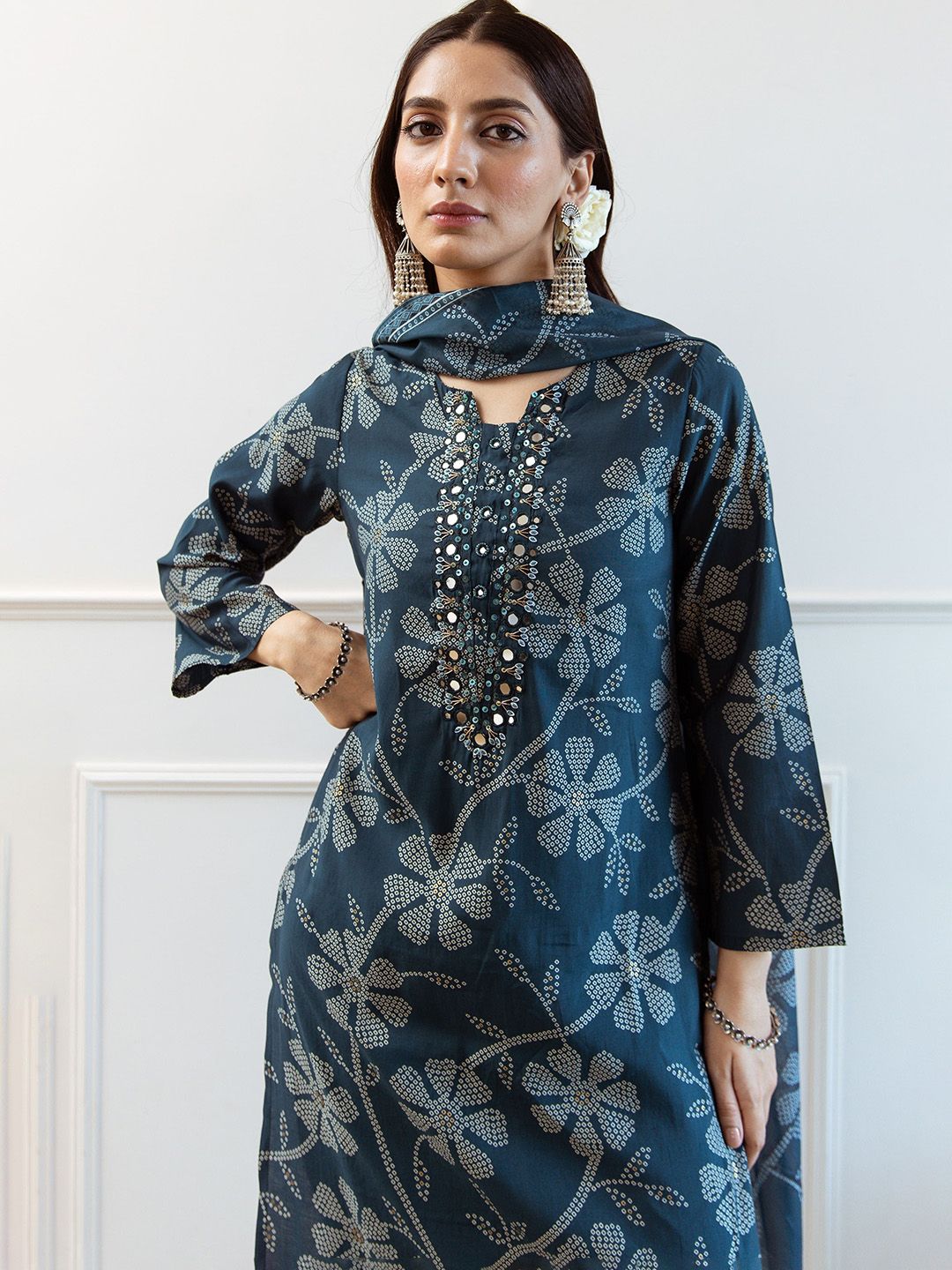 Dhiyona SN Women's Floral Printed Notch Neck Mirror Work Modal Muslin Kurta & Trousers With Dupatta