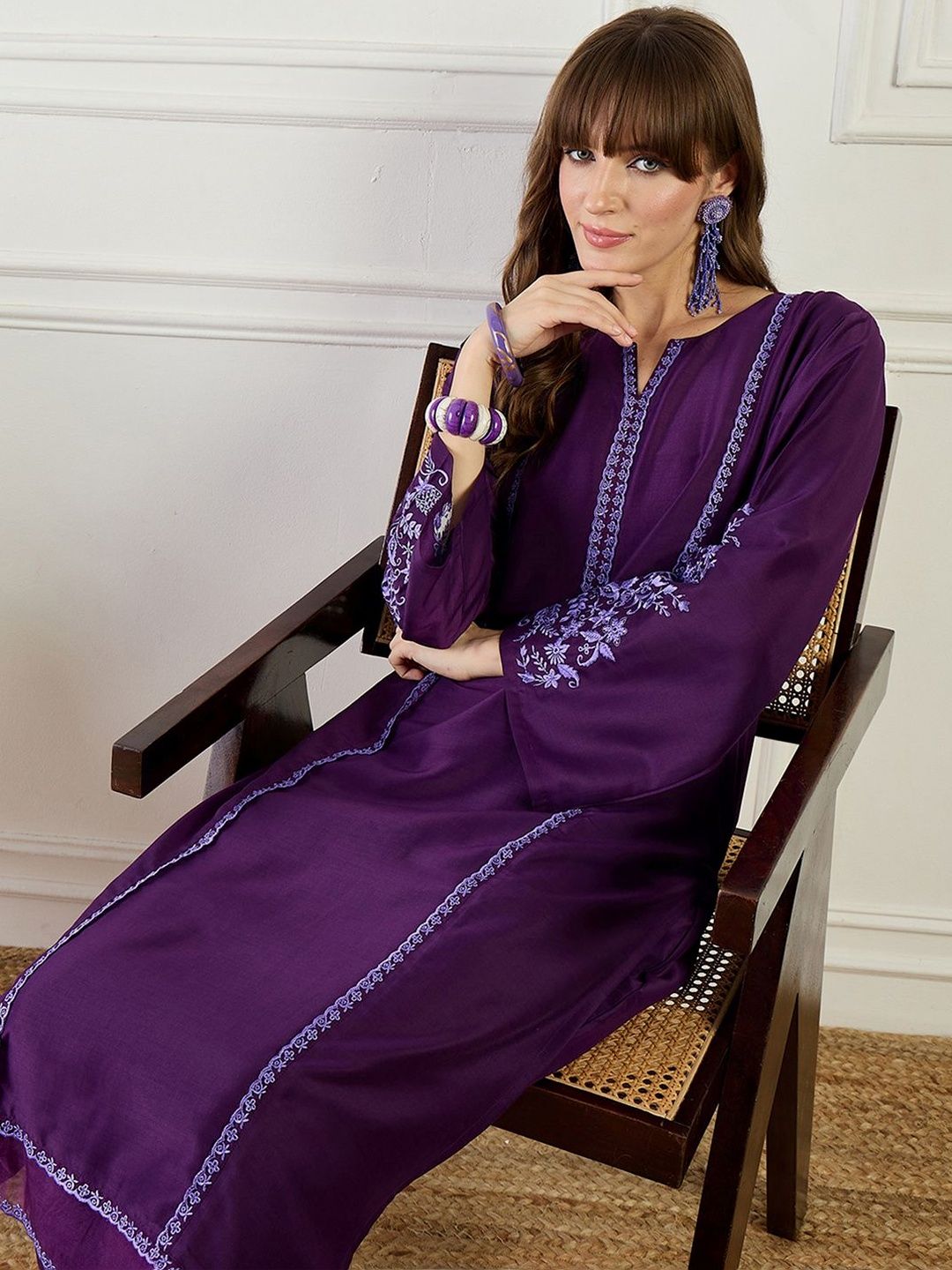 Women Ethnic Motifs Embroidered Regular Thread Work Kurta with Trousers