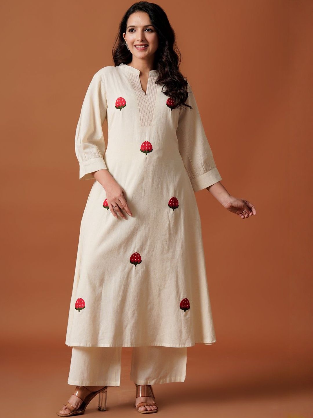 Women Floral Embroidered Mandarin Collar Thread Work Cotton Kurta with Trousers